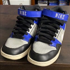 Nike mid rise dunks